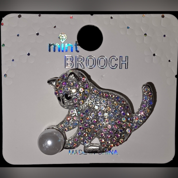 Cat Brooch - Picture 2 of 2